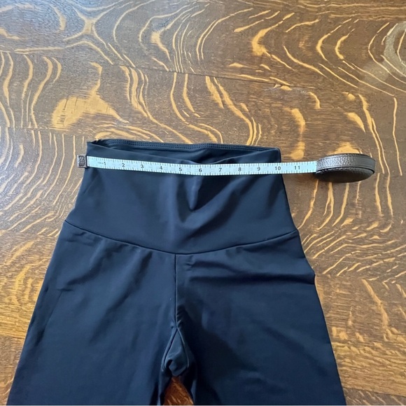 Black Leggings with Pink Feather Design - Picture 4 of 6